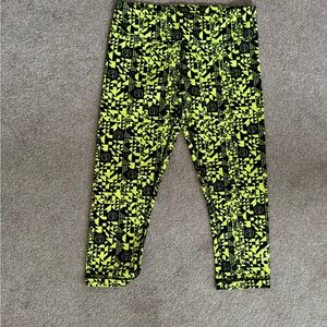 Zumba Fitness Capri - Black and Yellow